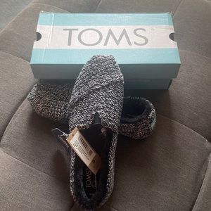 TOMS women size 6
